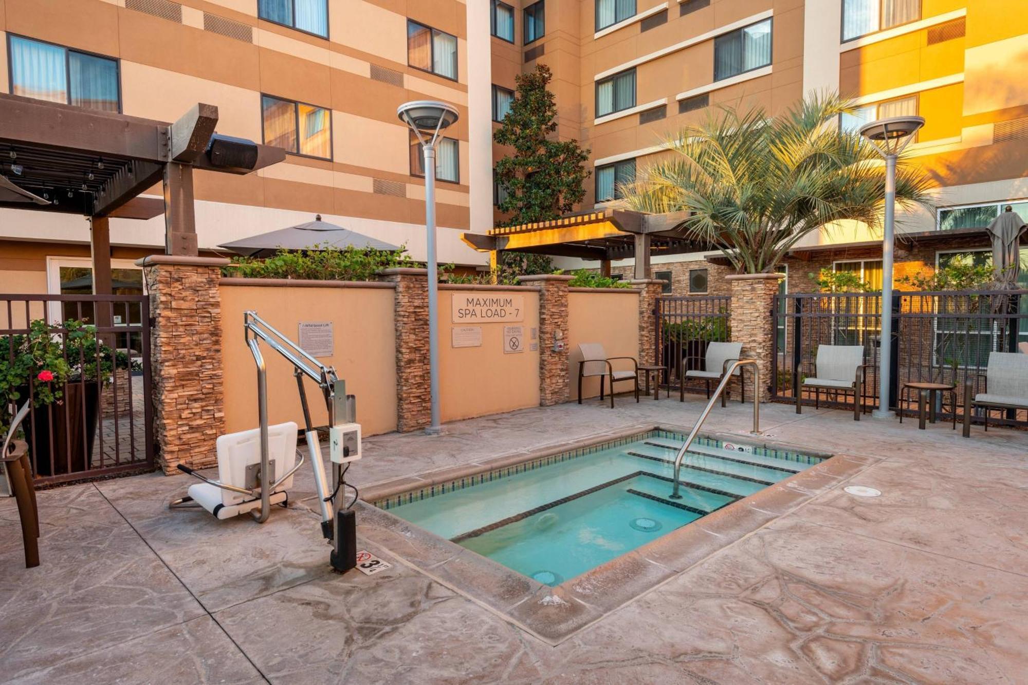 Courtyard By Marriott San Diego Oceanside Eksteriør bilde